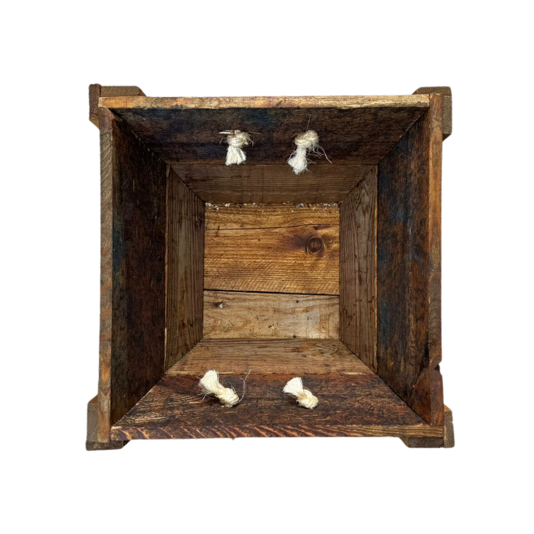 MACETA MADERA CONO CUADRADO CON ASAS GRANDE