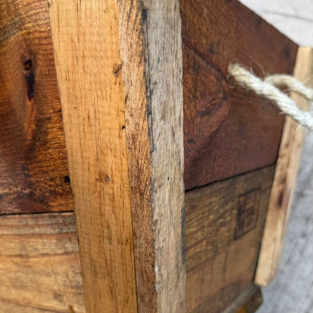 MACETA MADERA CONO CUADRADO CON ASAS GRANDE